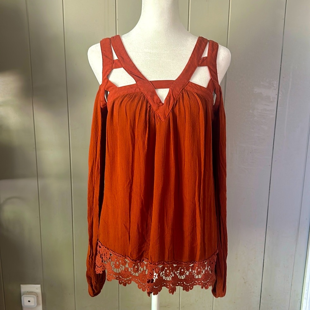 Taylor & Sage Top